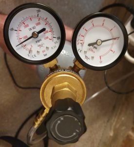 CO2 dual gauge single stage regulator